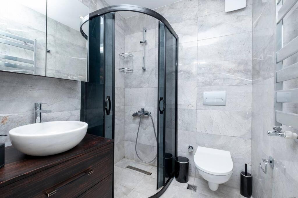 New 3-bedroom
